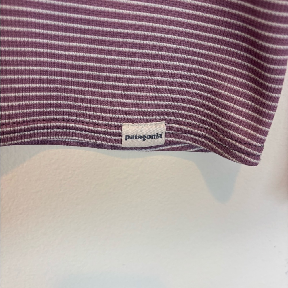 Patagonia Capilene Lightweight Lavender Striped Top Medium - Picture 3 of 4